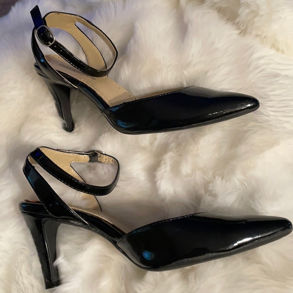 Adrienne Vittadini strappy black heels. Size 6.5.